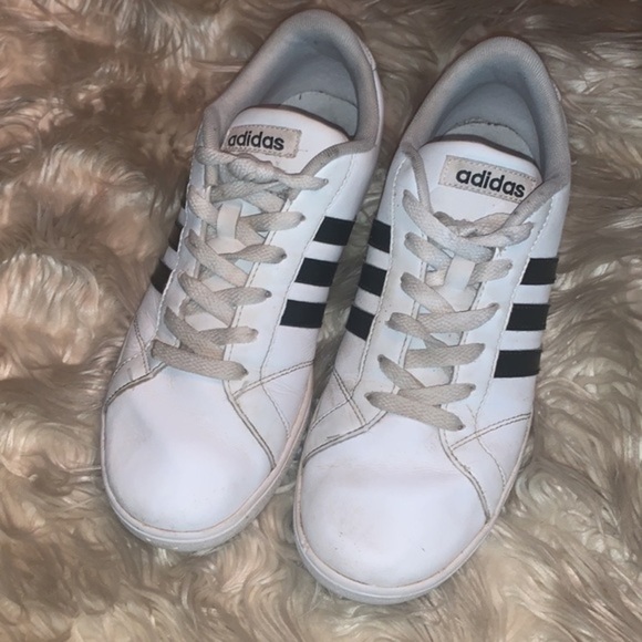 Adidas Grand Court Sneakers White w/ Black Stripes Unisex Mens Size 7 Womens 9 - Picture 2 of 16